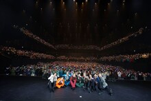 超特急と8号車。（撮影：曽我美芽）