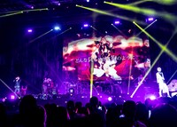 めいちゃんとluz。（撮影：岡田裕介 / WISH 五十嵐和則 / 江隈麗志［C-LOVe CREATORS］ / Kohei Suzuki）