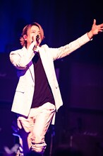 TERU（Vo）（撮影：岡田裕介）