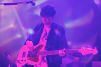 須藤優（B / XIIX）（Photo by Viola Kam［V'z Twinkle］）