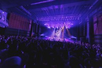 XIIXのライブの様子。（Photo by Viola Kam［V'z Twinkle］）