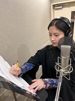 レコーディング中の桃月なしこ。(c)東映特撮ファンクラブ (c)2020 テレビ朝日・東映AG・東映