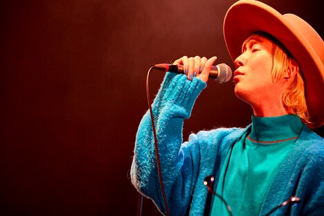 山田義孝（Vo）（撮影：白石達也）