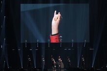 BiSHのステージの様子。 (c)マイナビ TOKYO GIRLS COLLECTION 2023 SPRING/SUMMER