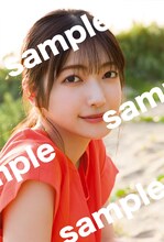 大園玲「櫻坂46 大園玲 1st写真集 半分光、半分影」星野書店限定特典ポストカード（撮影：Takeo Dec.）