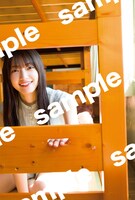 大園玲「櫻坂46 大園玲 1st写真集 半分光、半分影」ヨドバシカメラ限定特典ポストカード（撮影：Takeo Dec.）