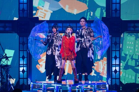 「Reol Oneman Live 2023 新式浪漫 Neo Nostalgia」松本公演の様子。（Photo by Loco Kinoshita）