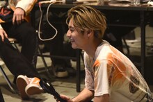 VTRを観るアロハ。