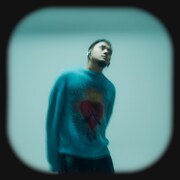 VaVa「Love Less」配信ジャケット（Photo by AmonRyu）