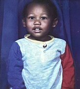 3～4歳くらいの頃のOMSB。