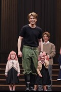 フィオナ・フロストがロイドとの訓練を回想するシーンの戦闘服姿で登場した森崎ウィン。