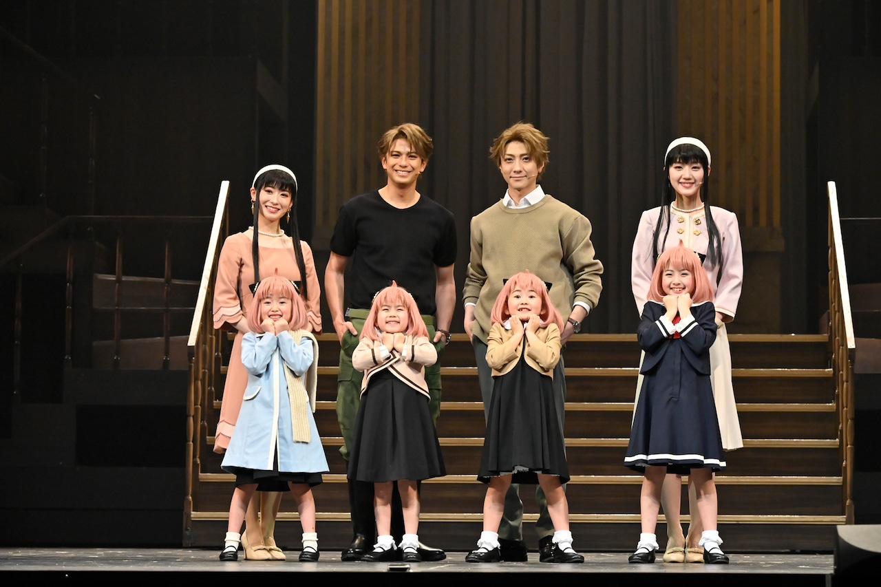 ミュージカル「SPY×FAMILY」開幕、佐々木美玲は4人のアーニャに癒やされる