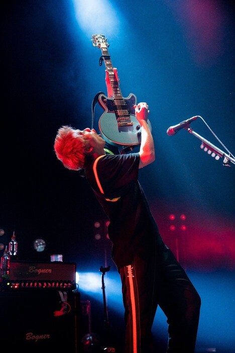 カマタリョウガ（G, Cho）（Photo by RUI HASHIMOTO [SOUND SHOOTER]）