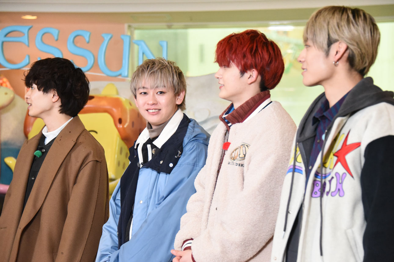 左からタクヤ、シューヤ、ユーキ、アロハ。