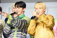 声を合わせる田島将吾と木村柾哉。