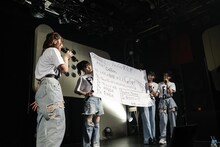 ミニアルバム「Coffee」のリリースが決定したことを発表するAMEFURASSHI。（撮影：笹森健一）