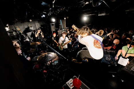 KUZIRA（撮影：酒井雅斗）