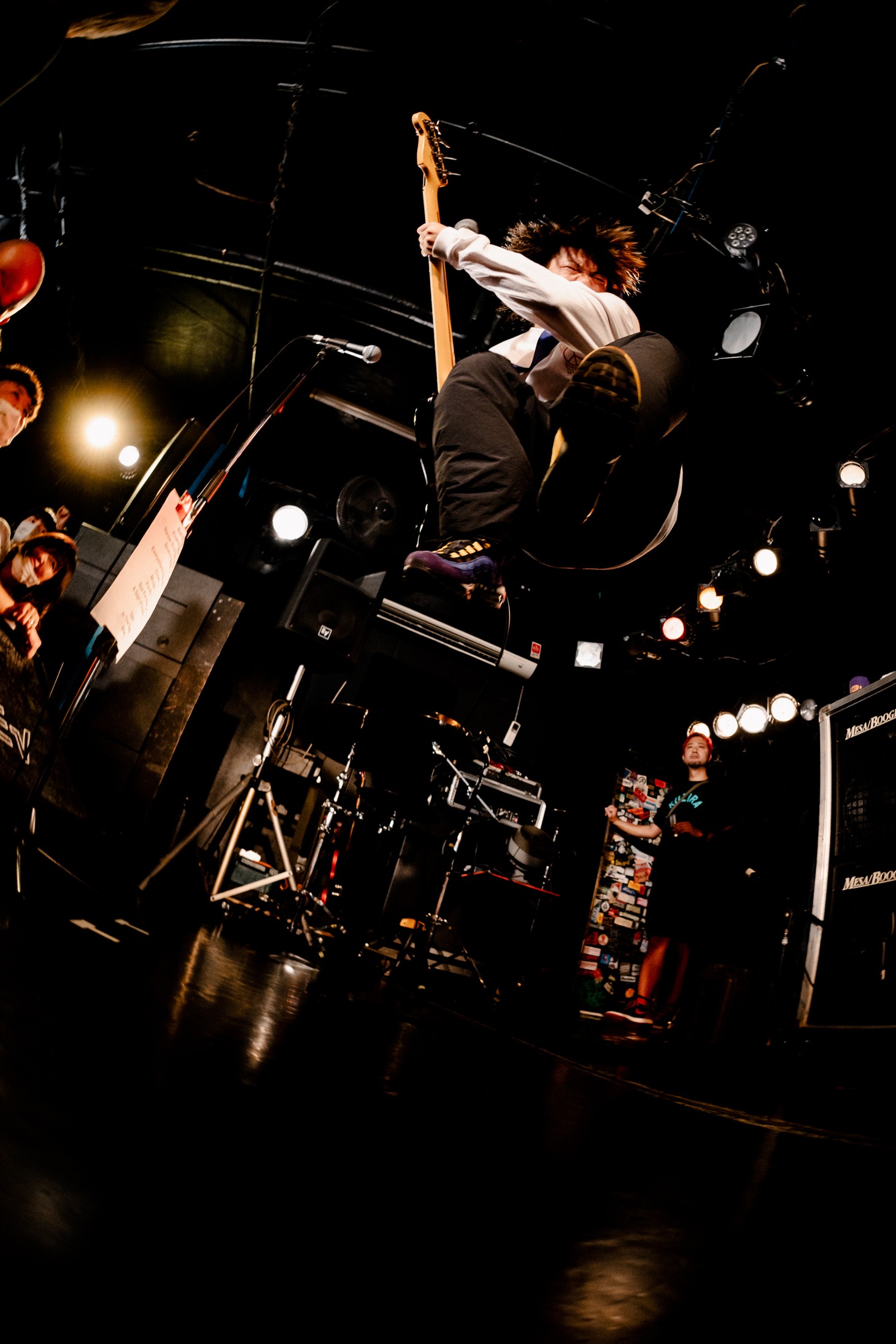 熊野和也（B, Vo / KUZIRA）（撮影：酒井雅斗）
