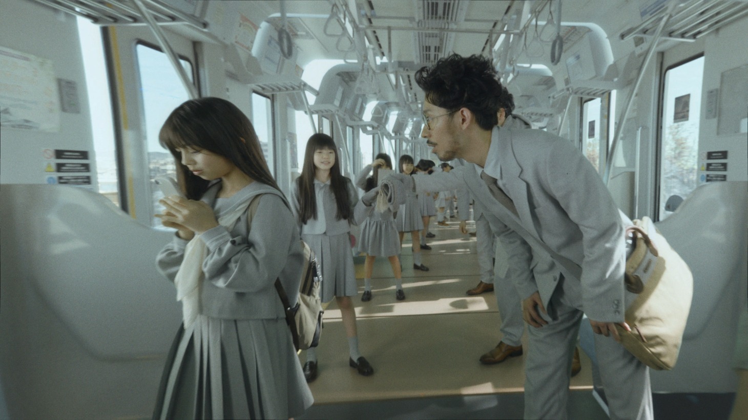 「相鉄・東急直通線開業記念ムービー『父と娘の風景』」より。