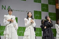 左から中村舞、石田千穂、高雄さやか。（撮影：はぎひさこ）