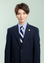 「勝利の法廷式」に出演する高橋優斗（HiHi Jets）。(c)読売テレビ・日本テレビ