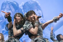 #ババババンビの宇咲（左）と小鳥遊るい（右）。