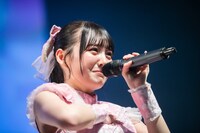 感極まって涙ぐむ由良ゆら（#よーよーよー）。