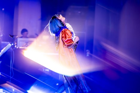 みあ（Vo）（Photo by Viola Kam［V'z Twinkle］）