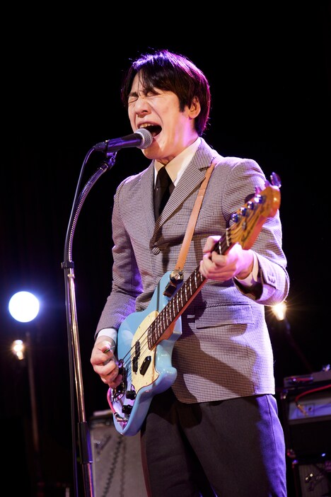 ROY（Vo, B）（撮影：村井香）