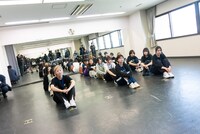 「WACK合同オーディション2023」2日目 昼のパフォーマンス審査の様子。