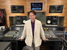 小室哲哉を演じる須賀健太。(c)日本テレビ