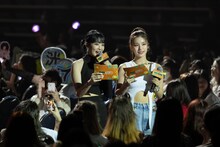 ミンニ（(G)I-DLE）とイェジ（ITZY） (c)CJ ENM Co., Ltd, All Rights Reserved