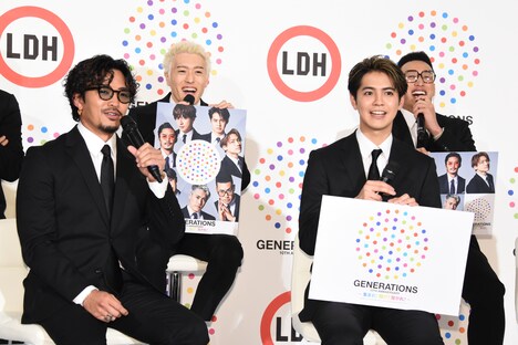 左から数原龍友、中務裕太、片寄涼太、関口メンディー。