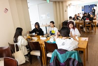 「WACK合同オーディション2023」3日目 昼食の様子。