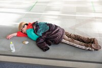 眠る渡辺淳之介（4日目の朝）。