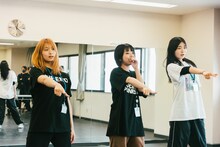 左からhitorikko、ナ前ナ以、アイカ・ザ・ポリス。