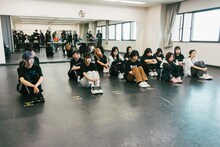 「WACK合同オーディション2023」4日目 昼のパフォーマンス審査の様子。