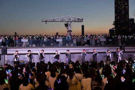 超特急（撮影：米山三郎）