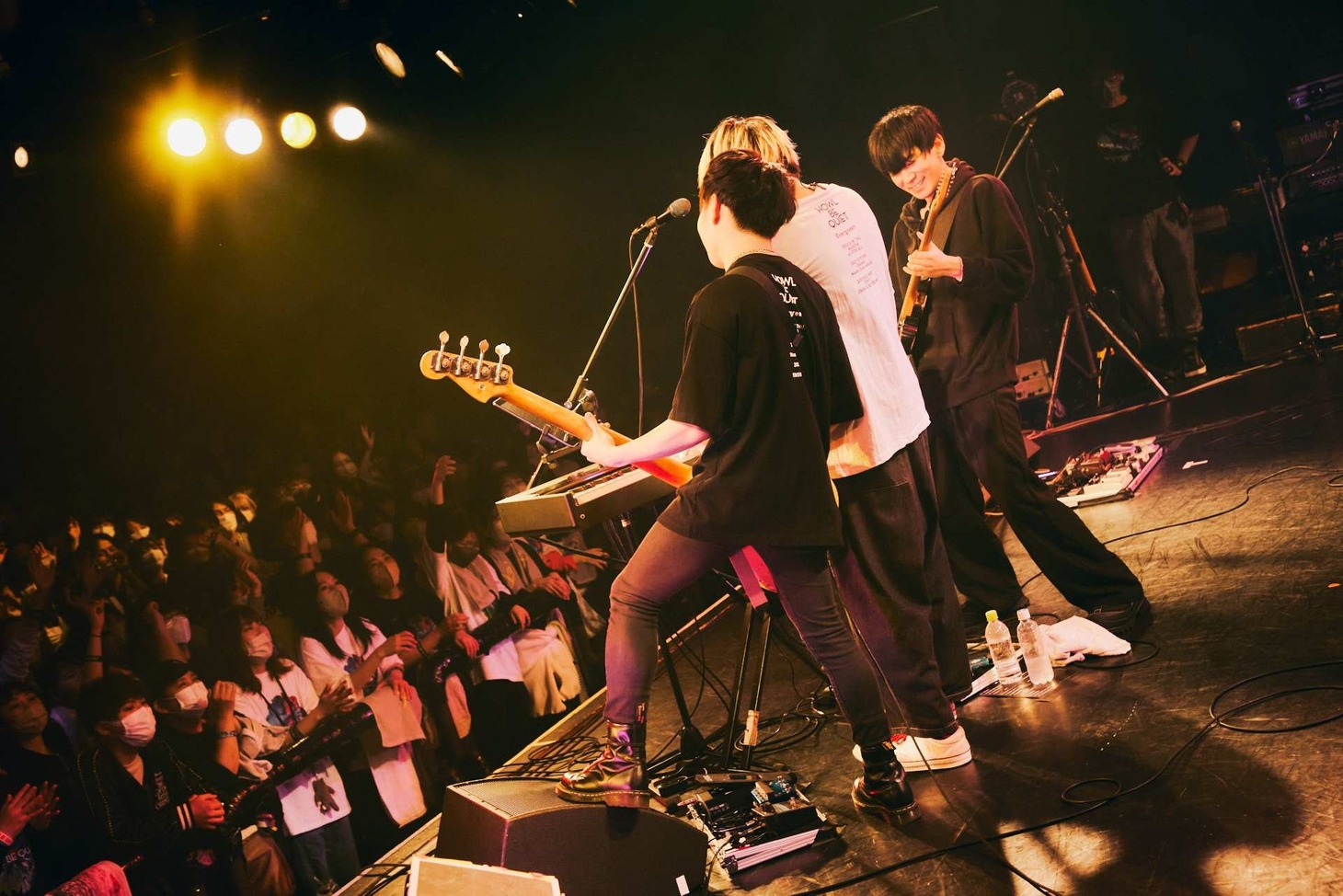 HOWL BE QUIET「Evergreen」（撮影：山川哲矢）