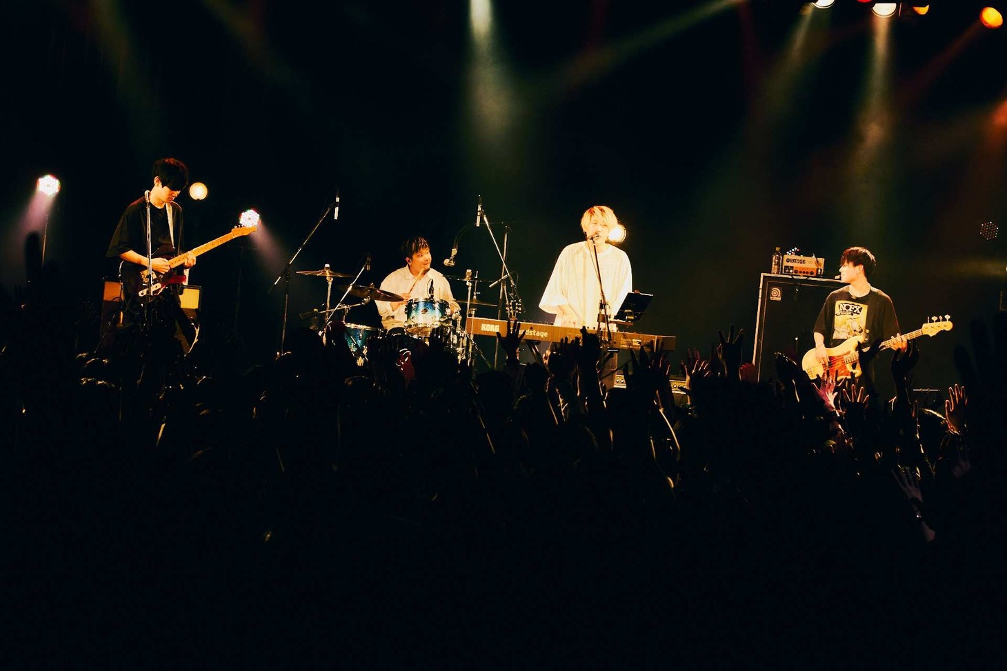 HOWL BE QUIET「Evergreen」東京・LIQUIDROOM公演の様子。（撮影：山川哲矢）