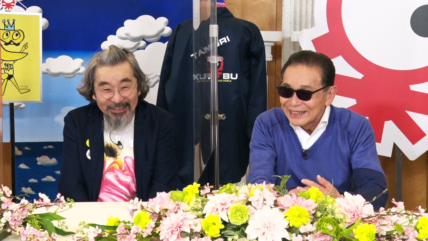 左から安齋肇、タモリ。(c)テレビ朝日