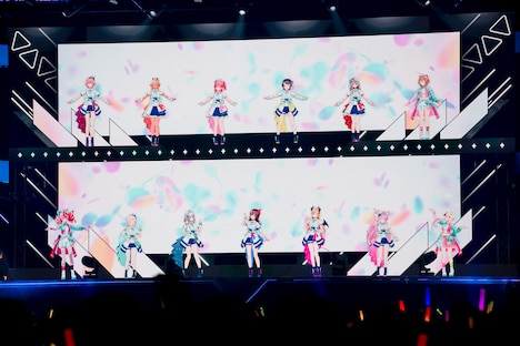 「hololive 4th fes. Our Bright Parade DAY1」初日公演の様子。