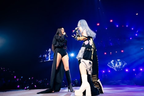 左からAwich、ちゃんみな。(撮影:田中聖太郎)