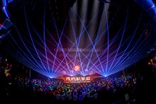 手羽先センセーション「ニューワールド」の様子。