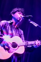 吉田結威（G, Vo）（撮影：白石達也）