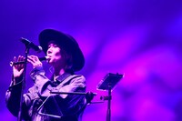 山田義孝（Vo）（撮影：白石達也）