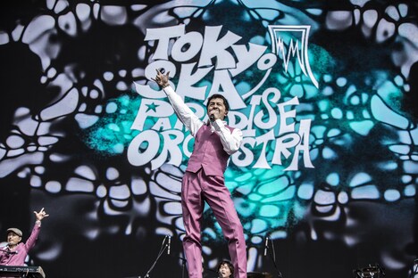 谷中敦（Baritone Sax）（Photo by Elfego Becerra Photography）