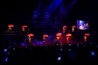 「相合傘」のパフォーマンスの様子。