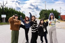 左からナ前ナ以（ASP）、トギー（BiS）、maho（ExWHYZ）、ナルハワールド（GANG PARADE）、ナオ・オブ・ナオ（豆柴の大群）。