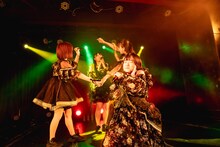 「fishbowl 1st oneman tour『ブリストルシュブンキン』」ファイナル公演の様子。（撮影：ヤギタツノリ）